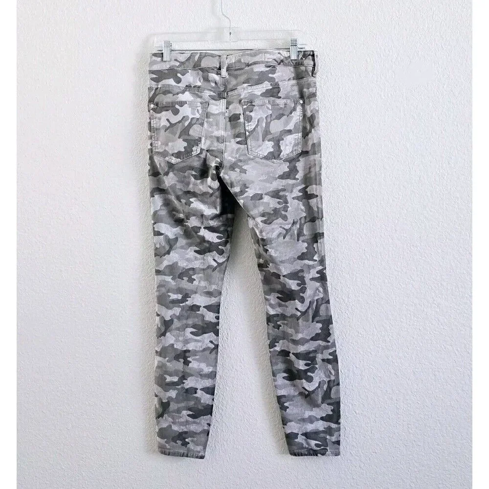 Anthropologie Pilcro Velvet Pants Camo Print Size 29 Women's High Rise Jeans